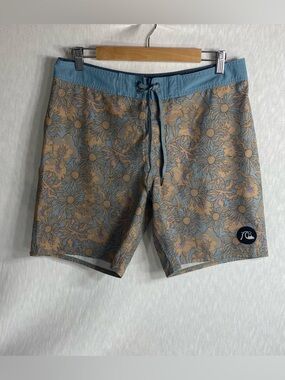 Quicksilver Board Shorts Mens 32 (31 tag) Swimwear Highline Surfsilk 8" Inseam